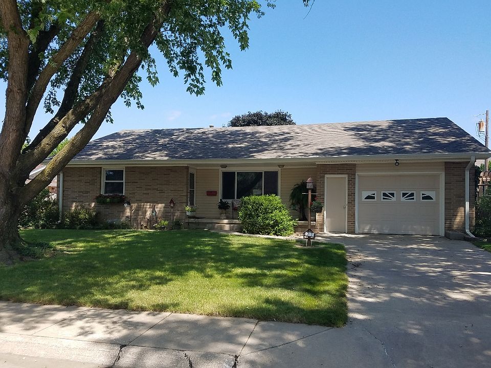 1st image of 27 Eastridge Ave
