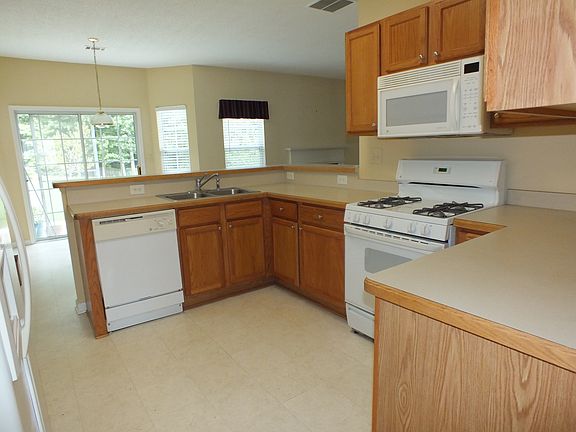 5th image of 277 Murray Park Dr