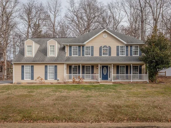 344 Arrowhead Ln, Stuarts Draft, VA 24477