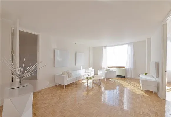 Sold by A & I Broadway | media 16