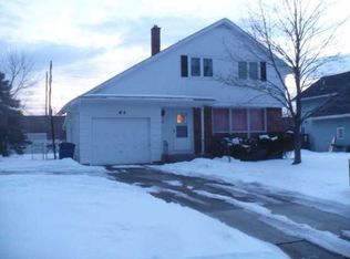 64 Cranburne Ln, Williamsville, NY 14221