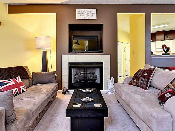 3rd image of 646 Windbrook Cir