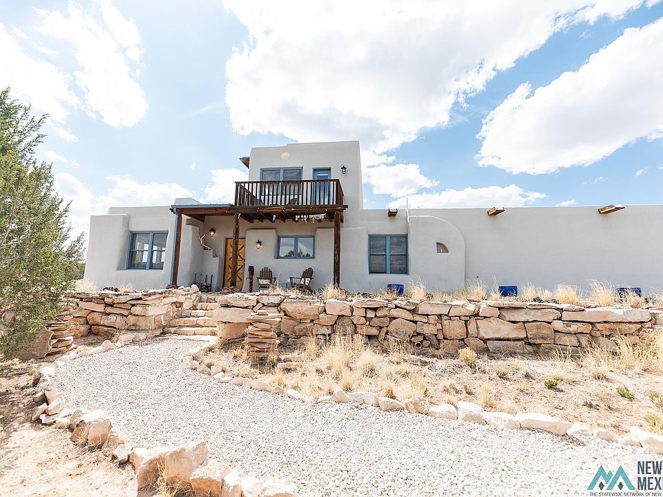 1st image of 15 Rocky Ln