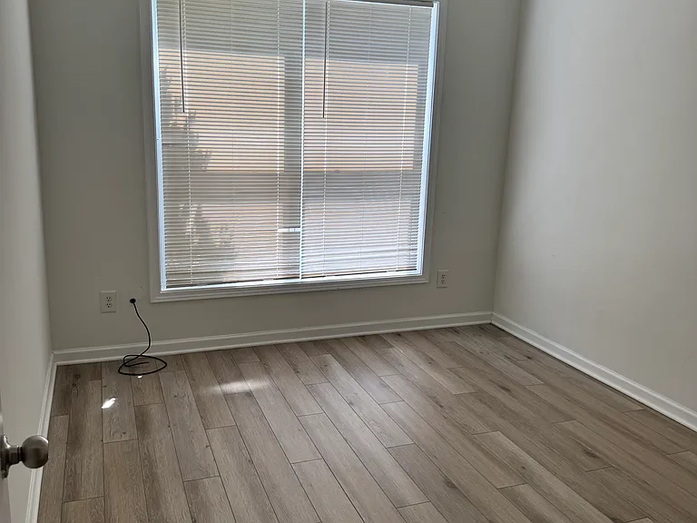 547 Bridgeton Cv — Photo 9