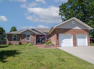 1017 Daytona Dr, Lebanon, MO 65536
