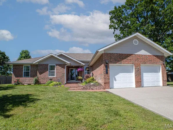 1017 Daytona Dr, Lebanon, MO 65536