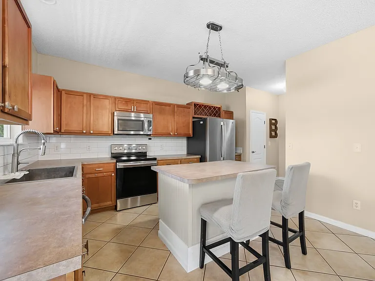 4125 Palmetto Bay Dr — Photo 2