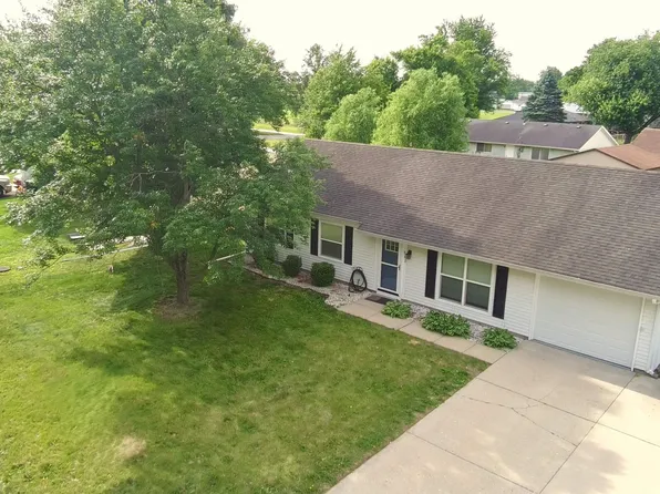 312 W Darby Dr, Otterbein, IN 47970