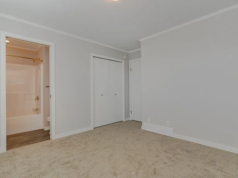 1420 N Silverleaf Blvd — Photo 28