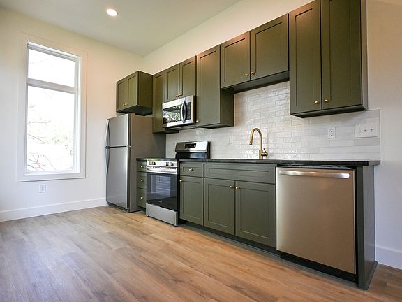 4th image of 2307 Bedford Ave #4