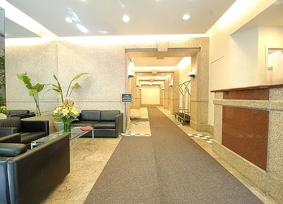 Sold by Warburg | media 8