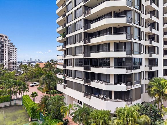 3rd image of 520 Brickell Key Dr APT A721