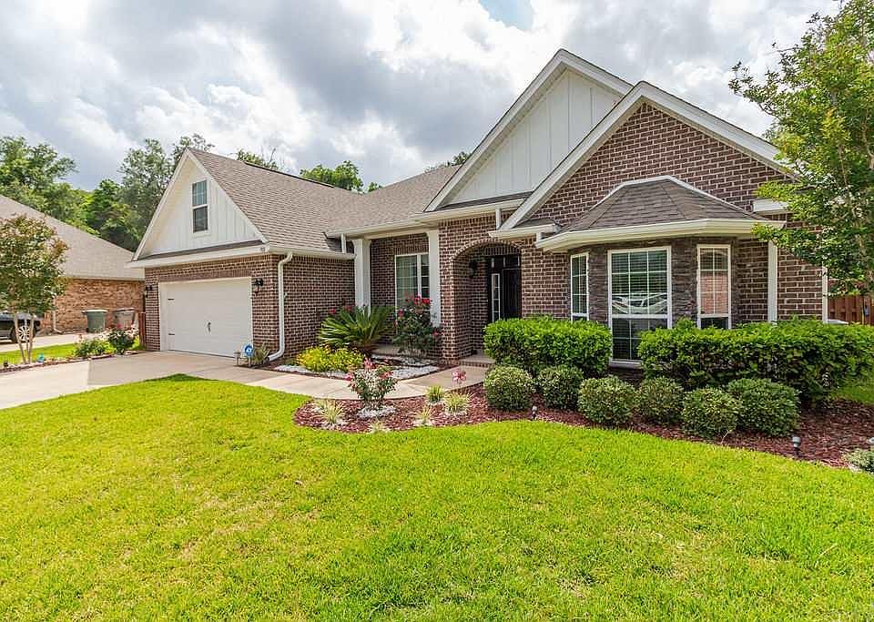 1st image of 900 Legacy Oaks Dr