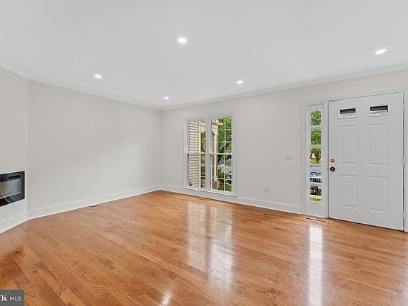 5th image of 671 Concerto Ln