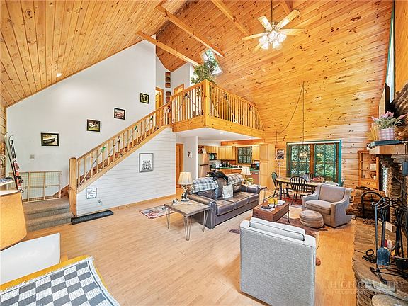 5th image of 340 Balsam Lane