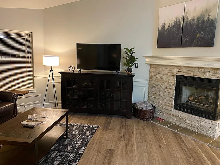 2312 E Timbercrest Ct — Photo 6