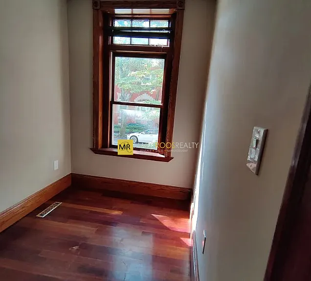 8 Strathmore Rd #4B — Photo 1