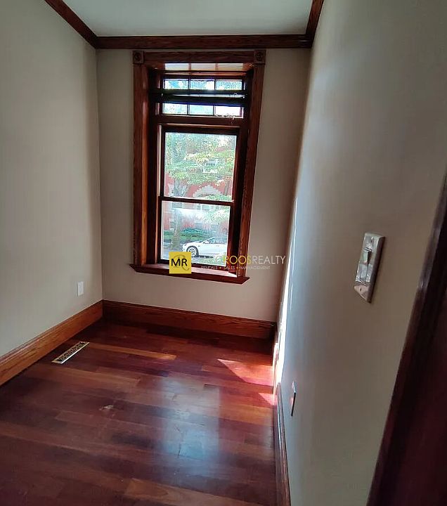 1st image of 8 Strathmore Rd #4B