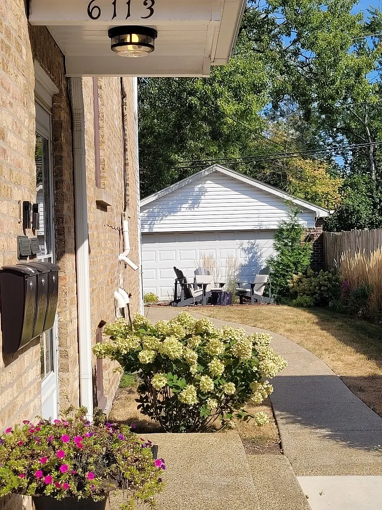 3 bed, 1500 sqft, $2,700 — Photo 3