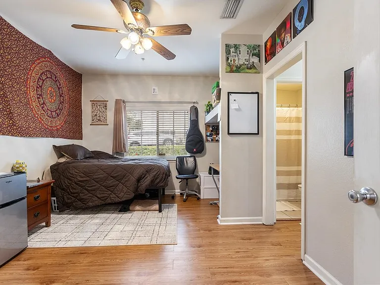 533 Conradi St #1 — Photo 7