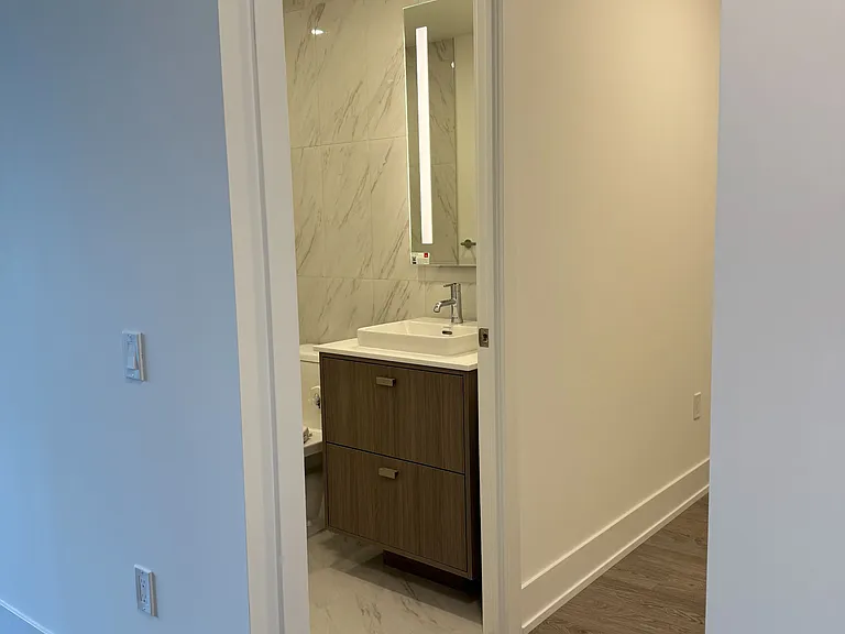 858 Dupont St #821 — Photo 5