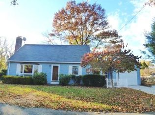 46 Country Rd, Agawam, MA 01001