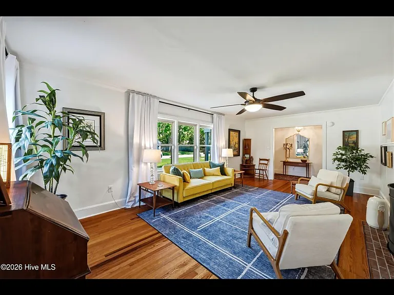 611 Clark Dr — Photo 17
