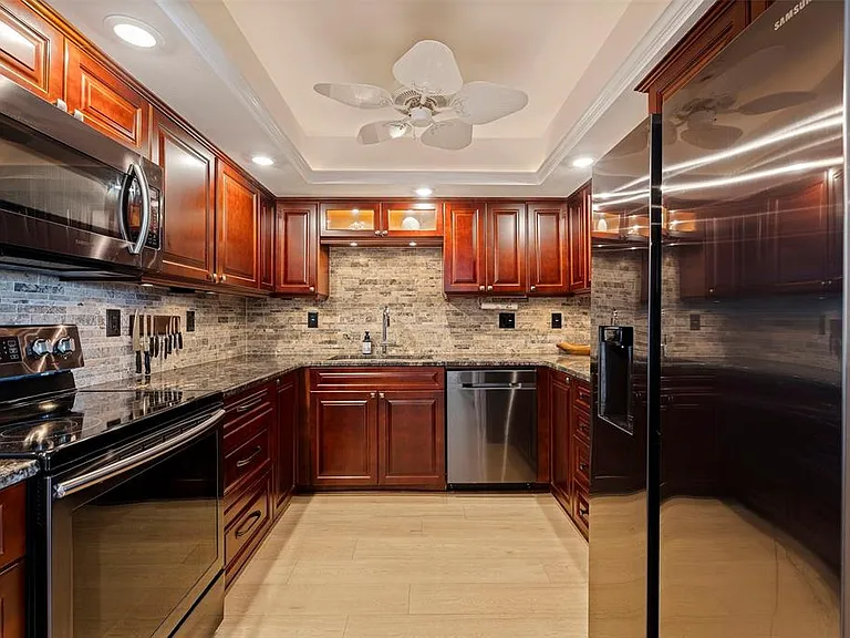 7650 Bayshore Dr #1005 — Photo 21