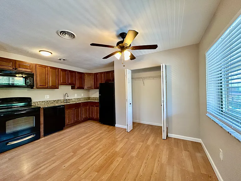 Glen Park Apartments — Photo 2
