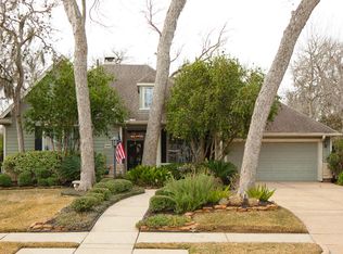 1615 Fairview Dr, Sugar Land, TX 77479