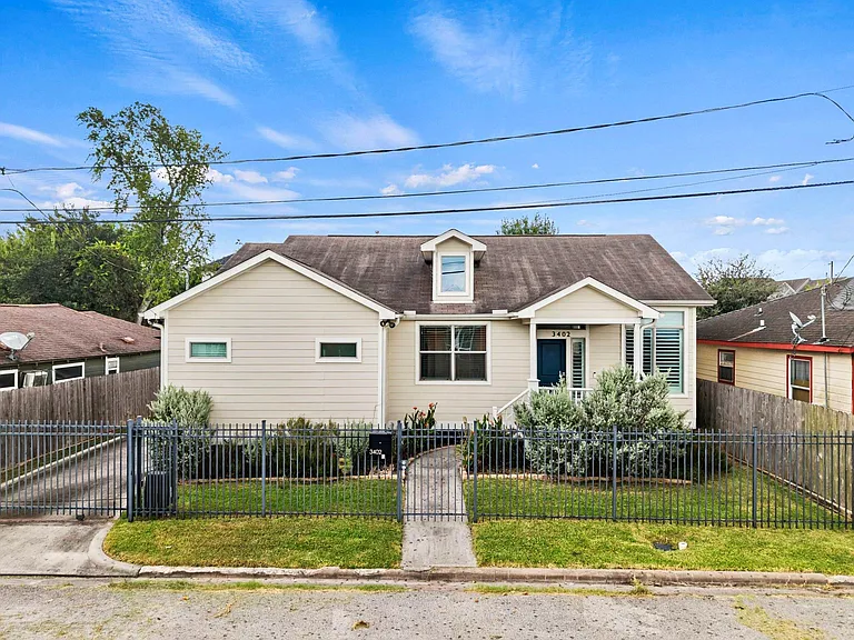 3402 Delhi St — Photo 1