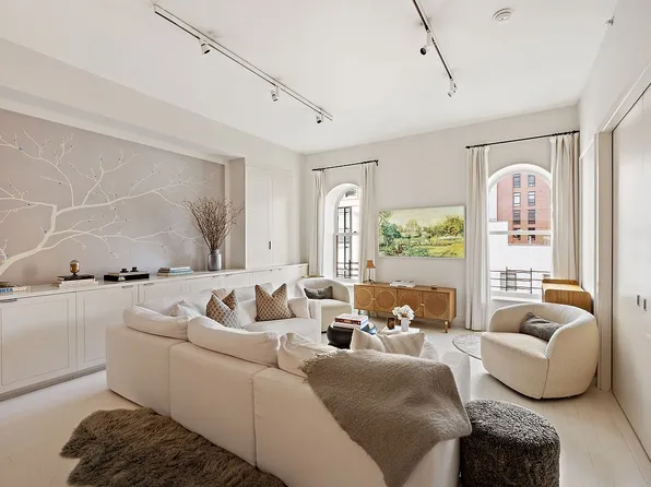 416 Washington St APT 5F, New York, NY 10013