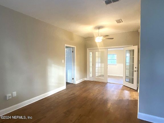 5th image of 1703 HAZELHURST Drive