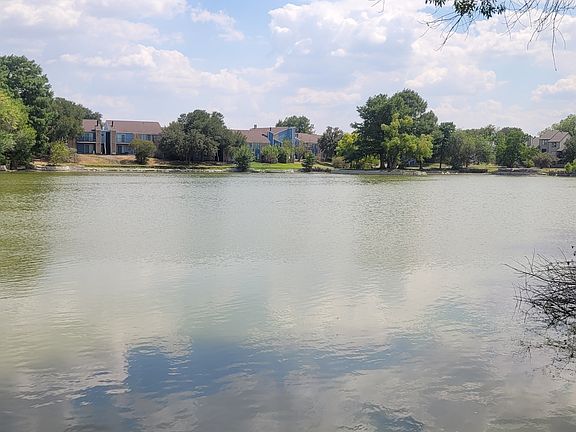 3rd image of 13050 Park Crossing Dr #2B-1Ba-1010Sqft