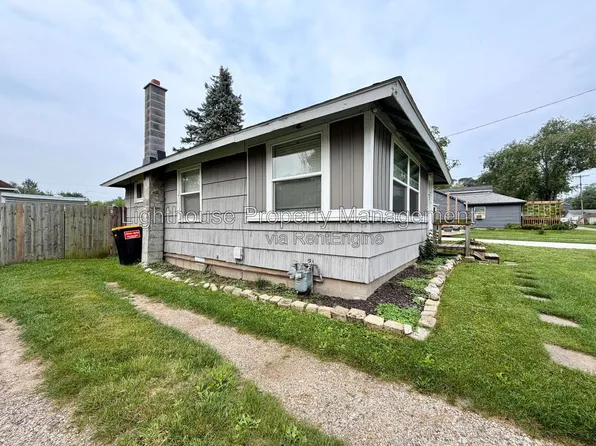 544 Hacker Dr, Caledonia, MI 49316