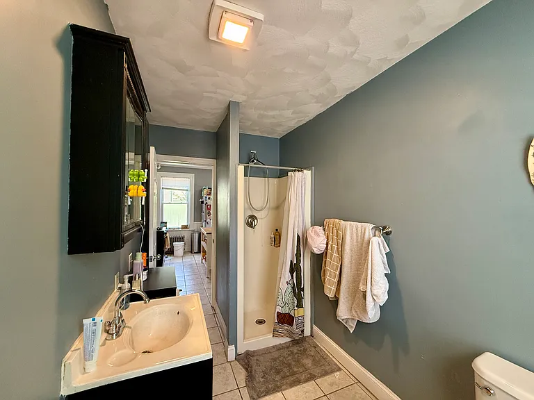 203 Howell St #1F — Photo 10
