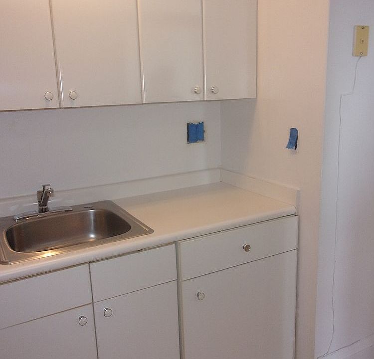 1st image of 150 E 39th St APT 1701