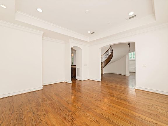 4th image of 4102 Gramercy St