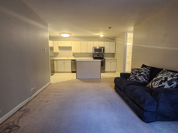 5th image of 1339 N Dearborn St APT 4C