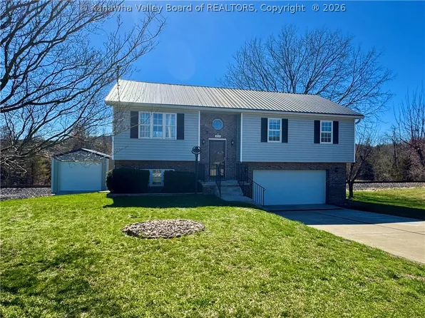 235 W Chestnut St, Eleanor, WV 25070