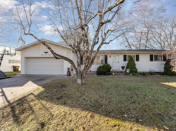 318 Devon Dr, Saint Louis, MI 48880