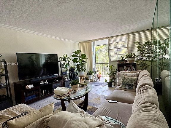 3rd image of 16518 NE 26th Ave APT 304