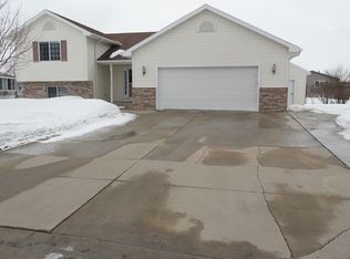 804 5th St NE, Kasson, MN 55944
