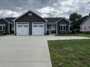 14 Mark Dr, Agawam, MA 01001