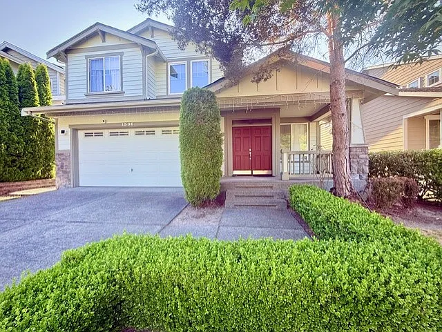 4 bed, 2.5 bath, 2641 sqft, $4,300 — Photo 1