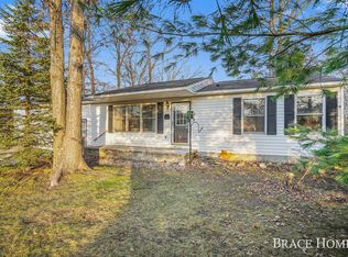 1150 Debaker Rd, Muskegon, MI 49442