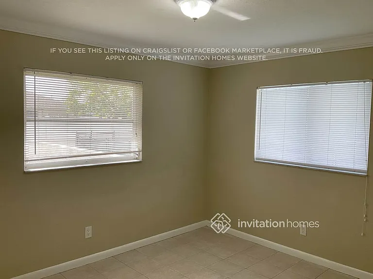 624 SE 18th Ter — Photo 12