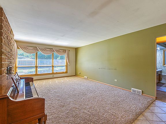 4th image of 13106 S Avenue M