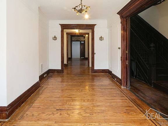 4th image of 453 Mac Donough St