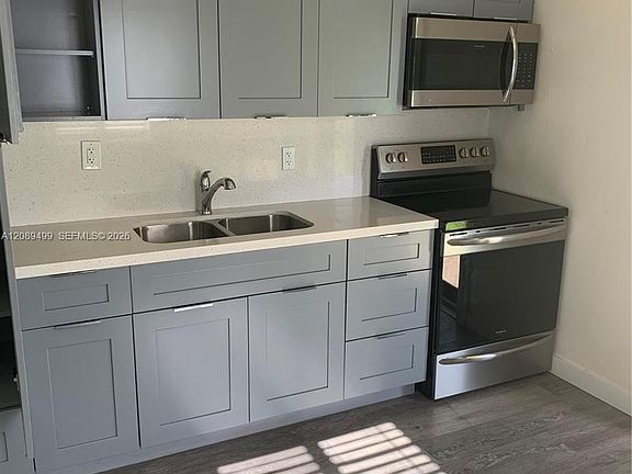 4th image of 950 NW 56th St
